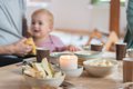 Familienfrühstück in gemütlicher Atmosphäre